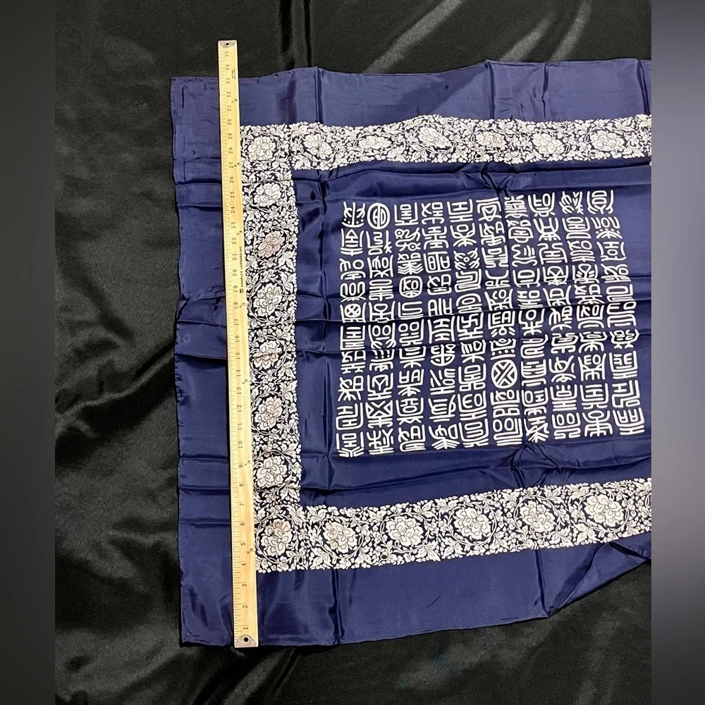 VTG 100% Silk Chinoiserie Elegant Blue Patterned Head Neck Scarf Quiet Luxury 33